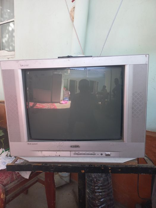 Телевизор  сотилади