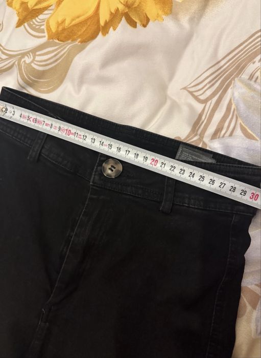 Pantaloni cu croiala larga