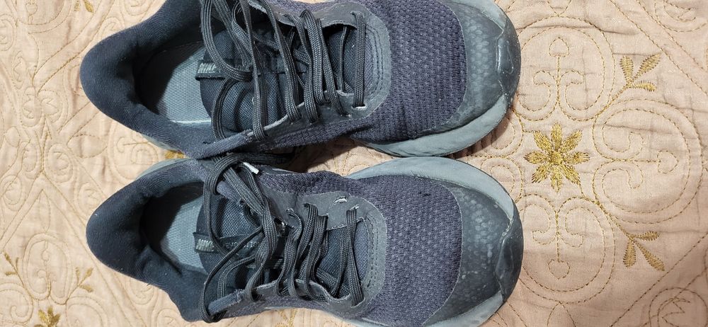 Adidasi Nike Revolution marimea 37.5