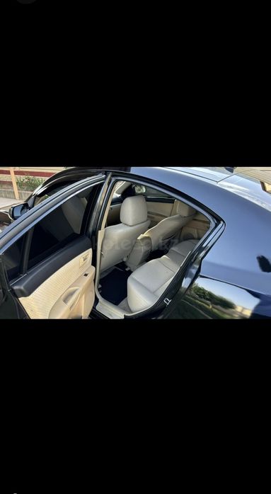 Машина Мазда 3 чорный