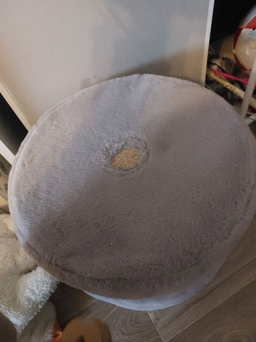 Домик и игрушки для кота