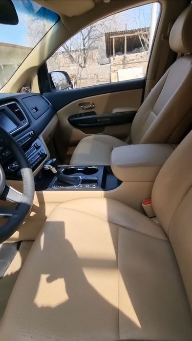 Срочно продается Kia Carnival 2019 года