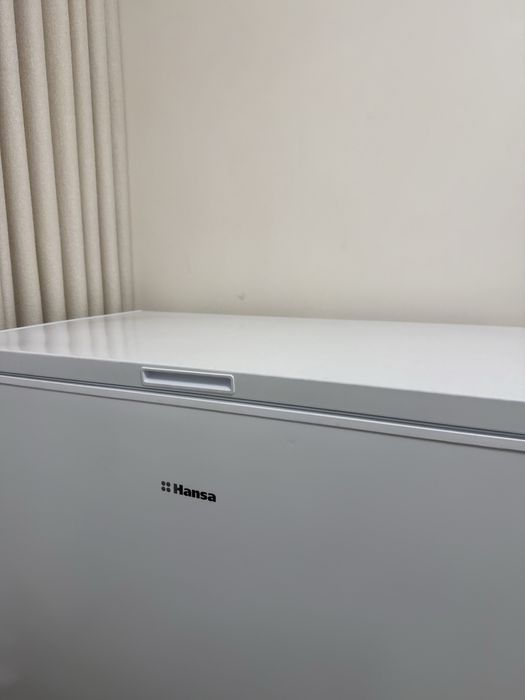 Продам морозильник Hansa