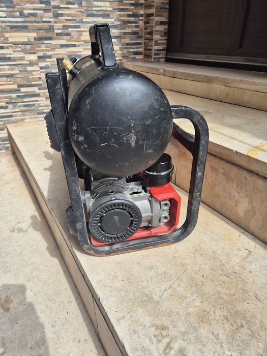 Компресор Milwaukee M18 FAC