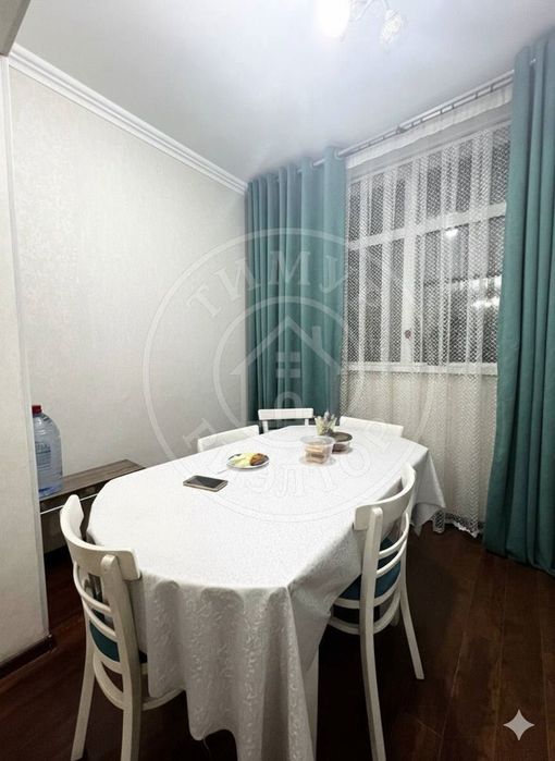 3в4/4/9 Паркентский,ориентир Корзинка,с ремонтом,100 м2, балкон 2*6