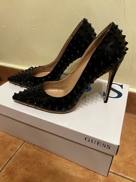 Дамски обувки на тънък ток