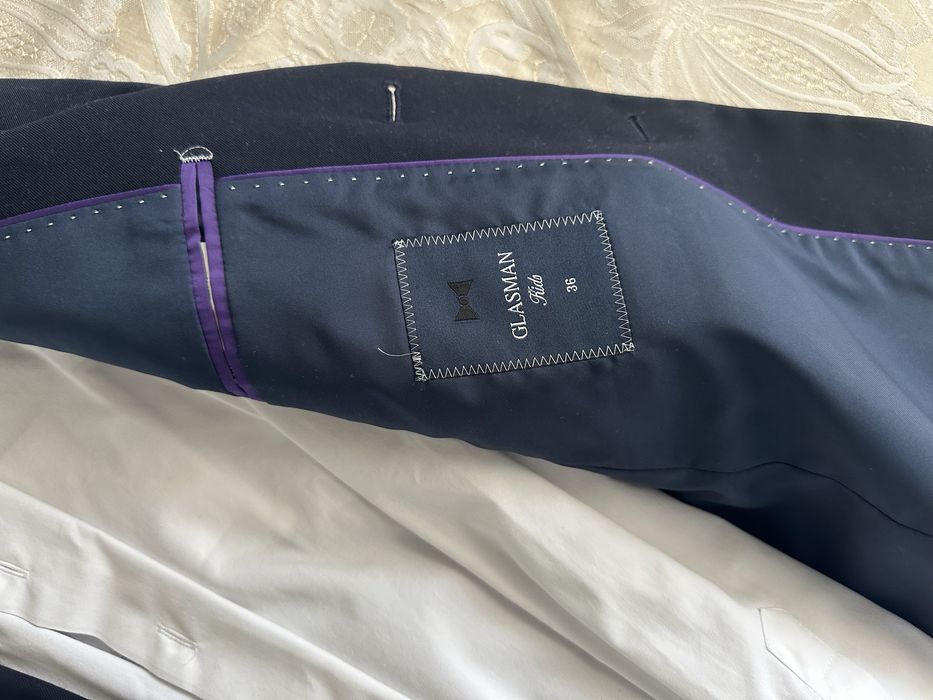 Продам школьный костюм