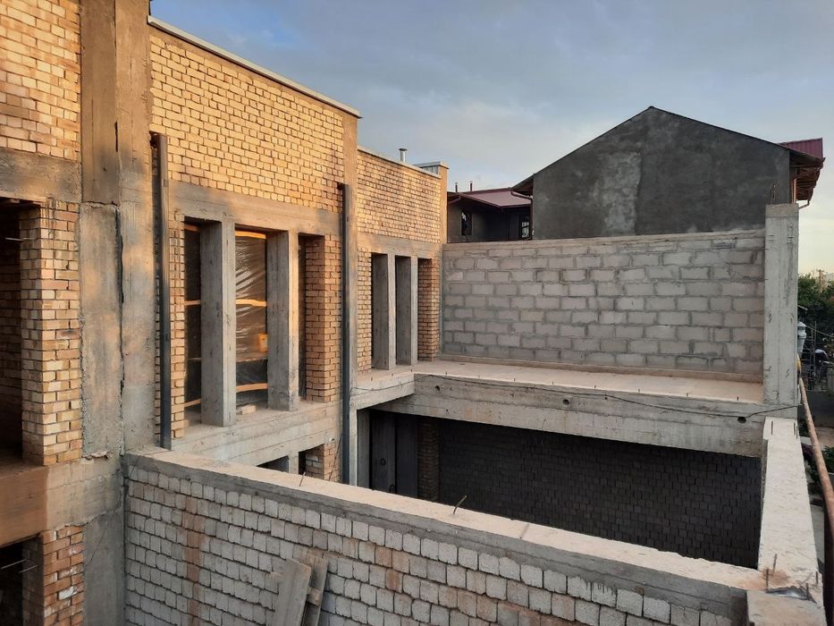 Продам дом 2 сотки 8 комнат Шакиарык  Янги хает  4 метро станция