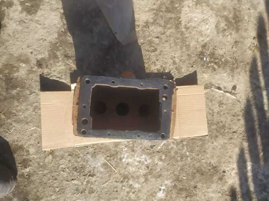 Насос на опрыскиватель.