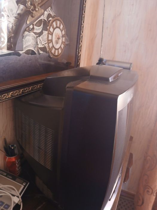 Продаётся ТЕЛЕВИЗОР LG в рабочем состоянии!