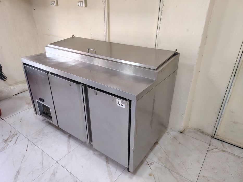 Стол холодильник для суши и пиццы