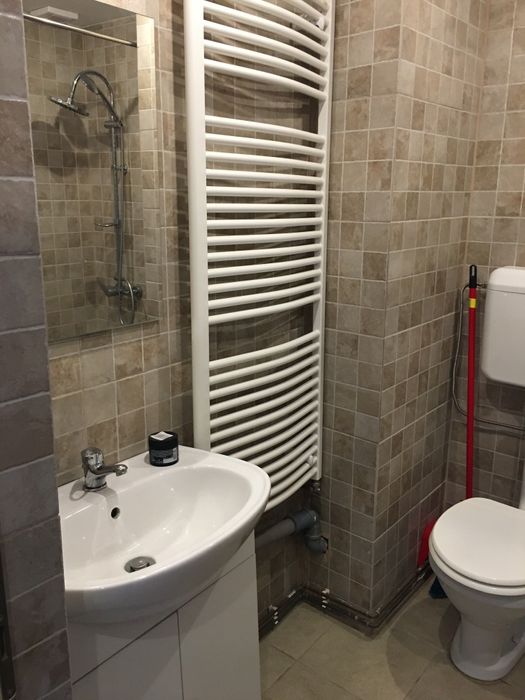 1 100 lei+ 2000 garanție-Închiriere apartament cu 1 cameră,40mp,Reșița