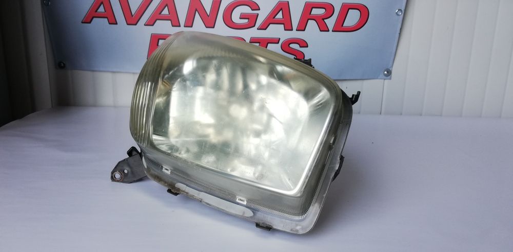 Ляв и десен фар Toyota Rav4 XA20 (2000-2005)