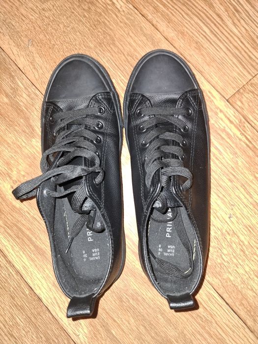 Vand tenisi de piele