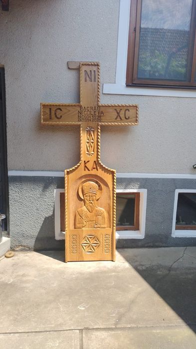 Troițe și mobilier bisericesc