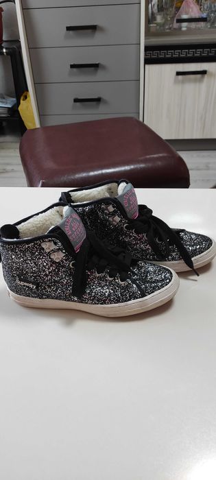 Нови спортни обувки на Superdry  и Xti