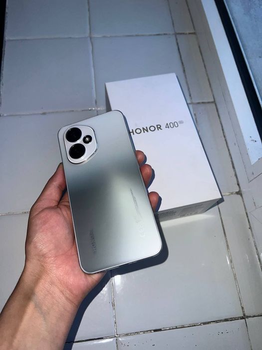 Honor 400   ideal. 256