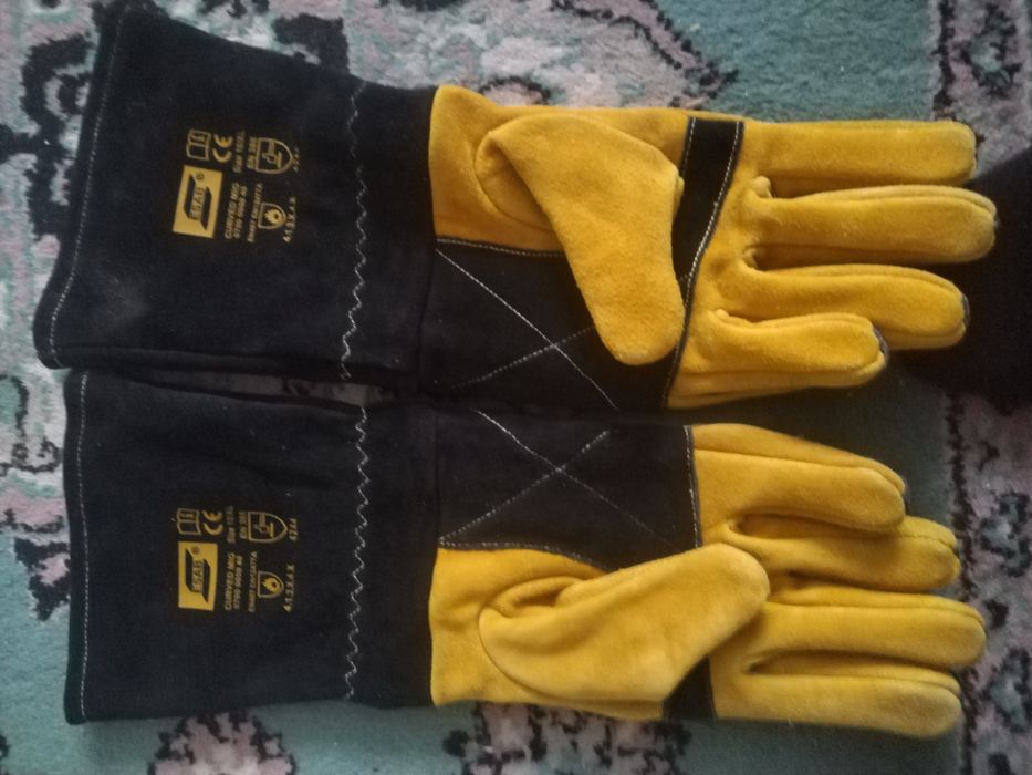 Перчатки коженные