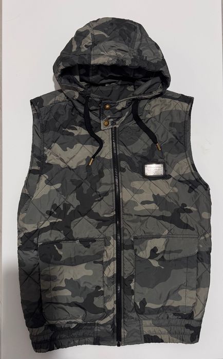 Vestă Dolce & Gabbana camuflaj cu glugă / geacă fără mâneci