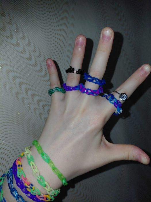 Браслеты и брелки ручной работы