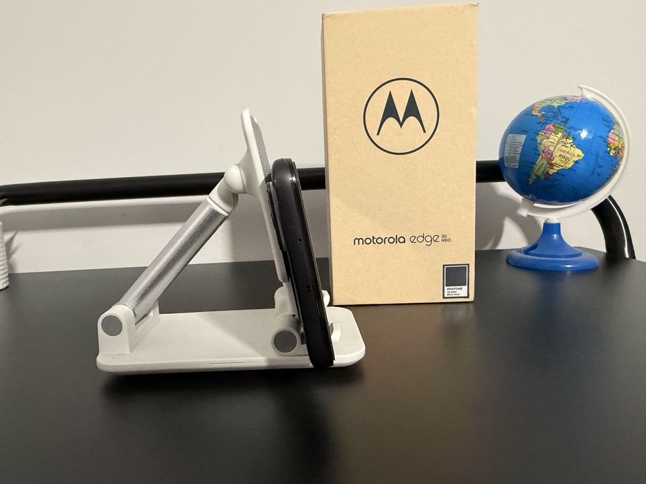 Motorola Edge 30 Neo, 256GB, 8GB RAM, impecabil, la cutie