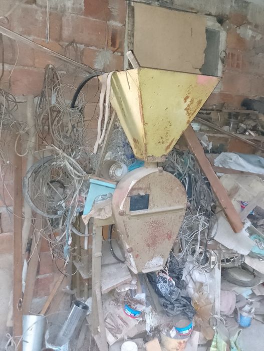 Фуражомелка и дървени съдове