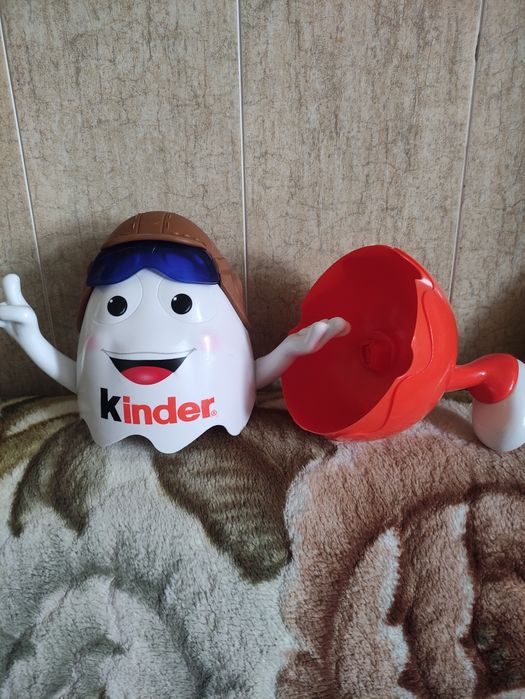 Киндер сюрприз  (контейнер)