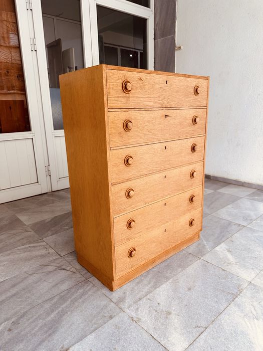 Винтидж скрин от масив – скандинавски стил (Швеция)