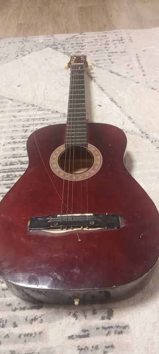 Акустическая гитара