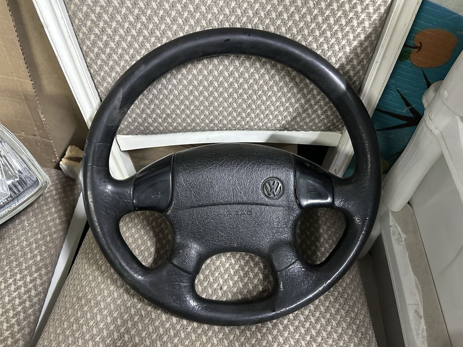 Руль Volkswagen Golf 3 с AIRBAG (оригинал)