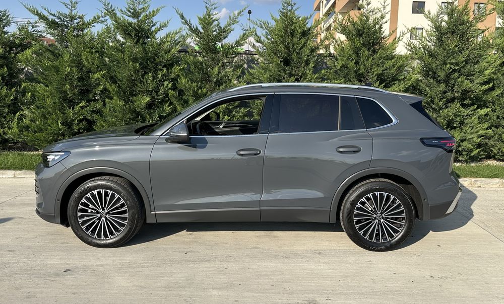 Tiguan Elegance IQ.LIGHT HD Matrix LED - Distronic - Masaj in Scaune Camere 360° – Area View  1.5 eTSI 150 Cp
