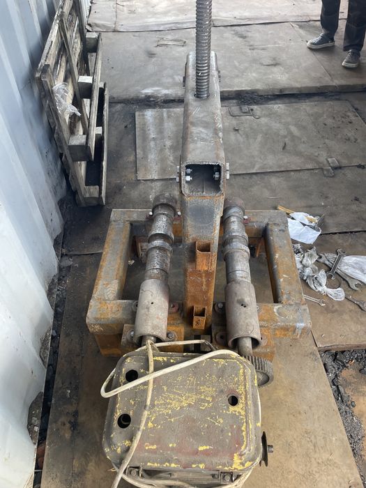 Продам трубогиб гнет профтрубу 80 мм,мощный