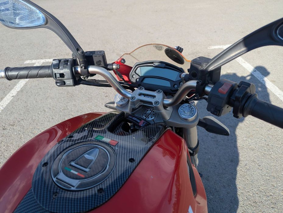 Ducati Monster 696
