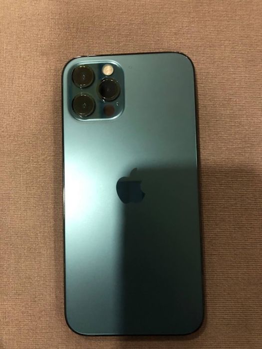 I phone 12 pro telefoni