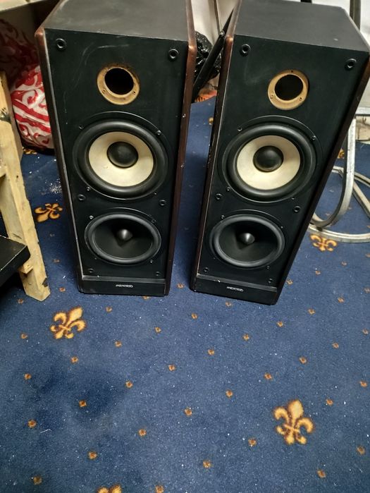 Динамики с корпусами