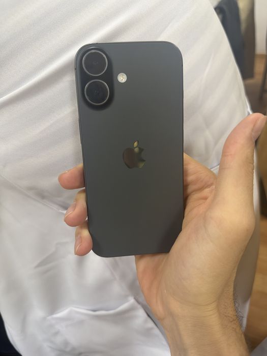 iPhone 17 в отличном состоянии