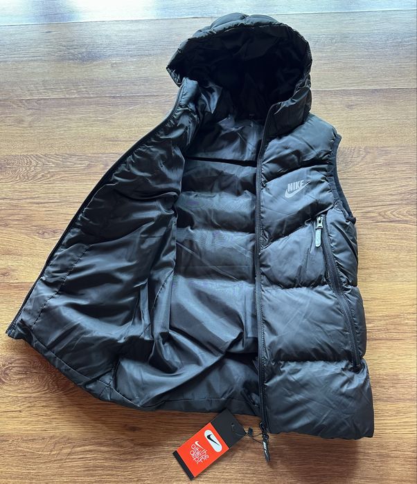 Детски,черен елек Nike с качулка и ципове на джобовете