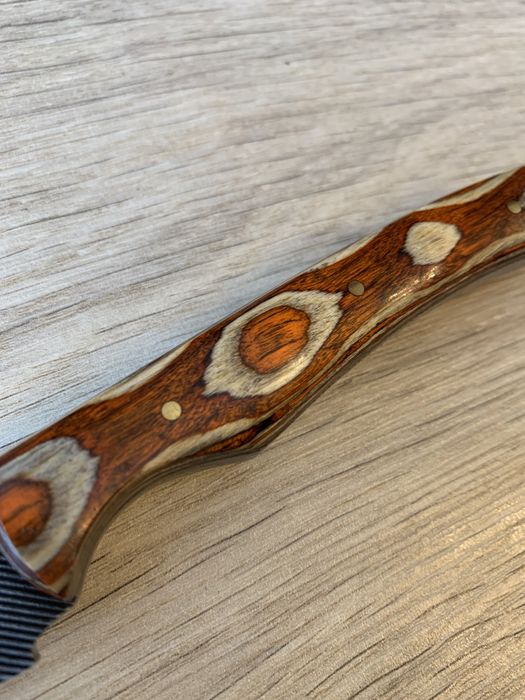 Нож ръчно изтаботен от пила за метал