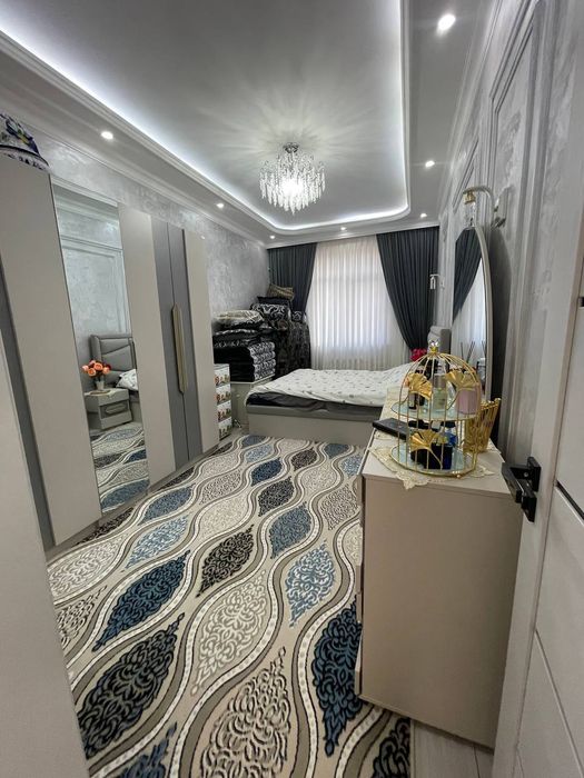 Срочно!! Квартира сотилади