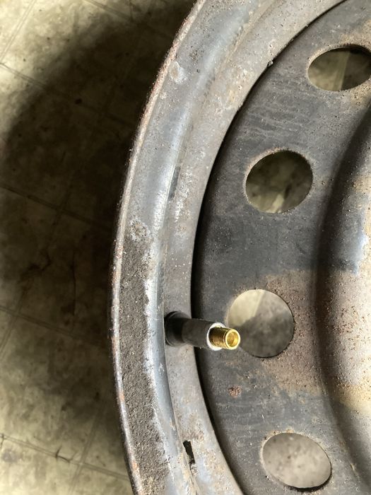 Продам зимнию шины с дисками