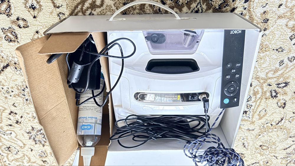 Hobot 2S робот за миене на прозорци