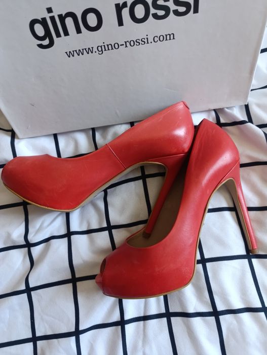 Елегантни обувки Gino Rossi