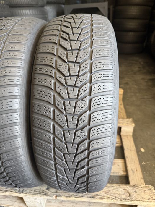 2 anvelope iarna 215/60/17 Hankook!