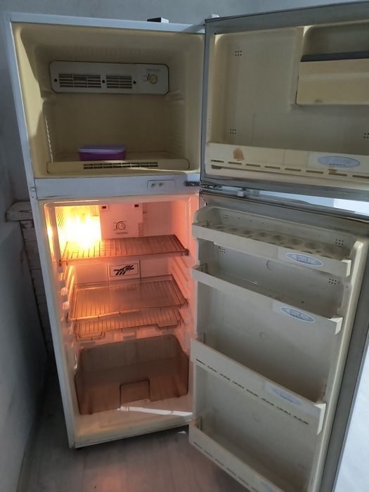 Холодильник сатылады