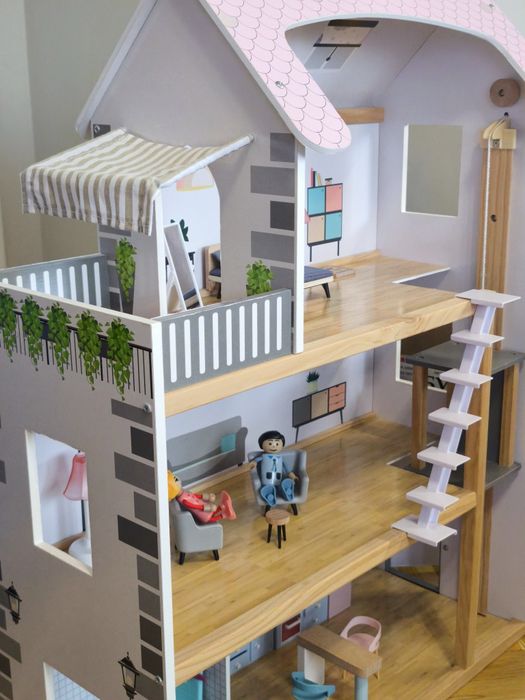 Дървена къща за кукли