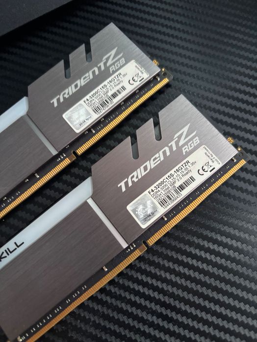 Рам G.SKILL  Trident Z rgb 32GB F4-3200C15S-16GTZR