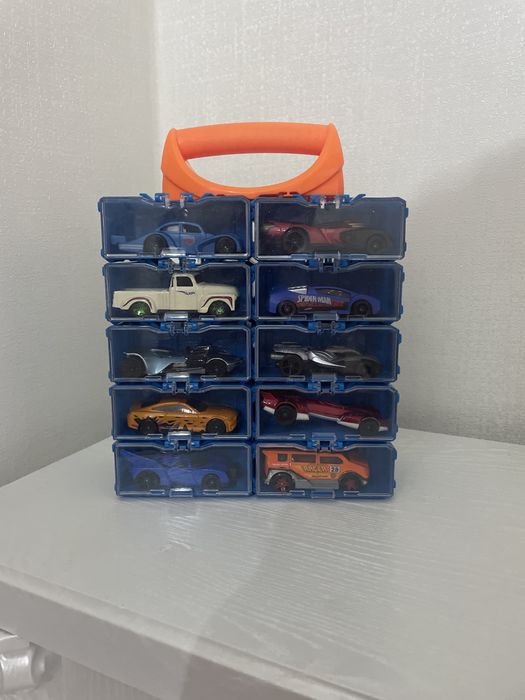 Игрушечные машины Hot Wheels