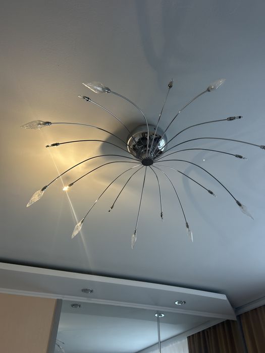 Люстра в рабочем состоянии