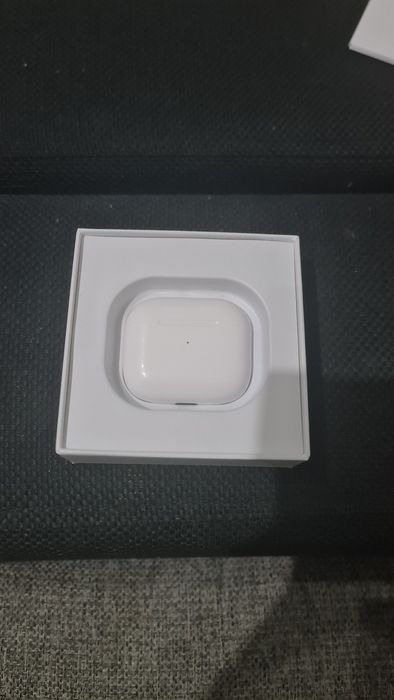 Vand Airpods generatia a 3 a