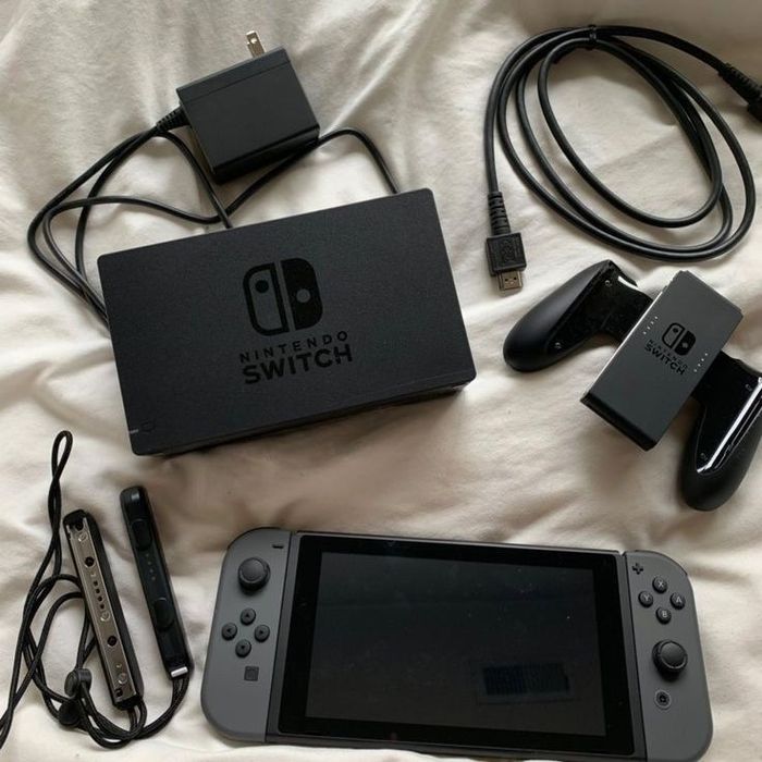 Nintendo Switch + есть игры отдельно / в отлично состоянии